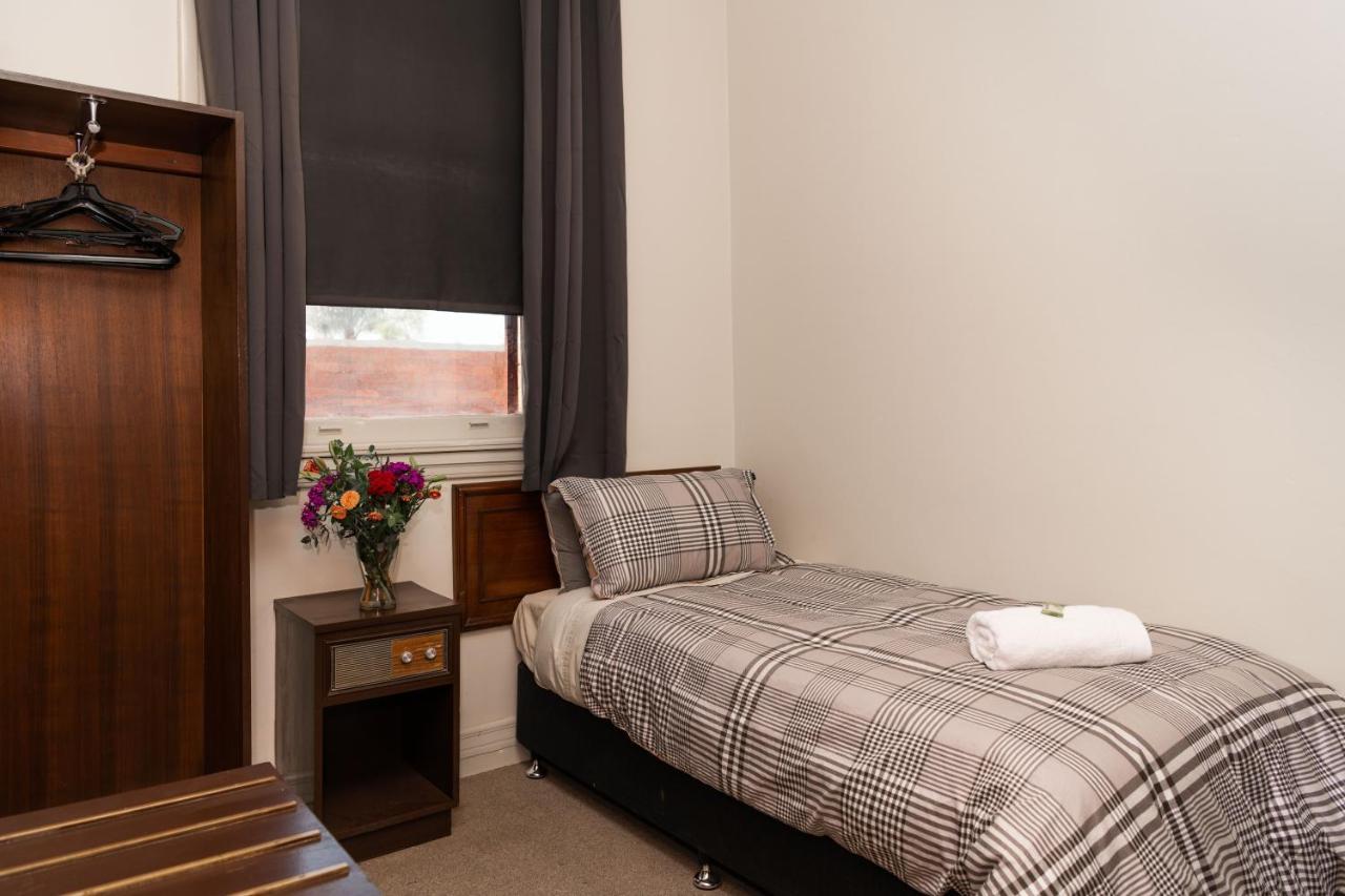 New Crown Hotel Motel هاي المظهر الخارجي الصورة